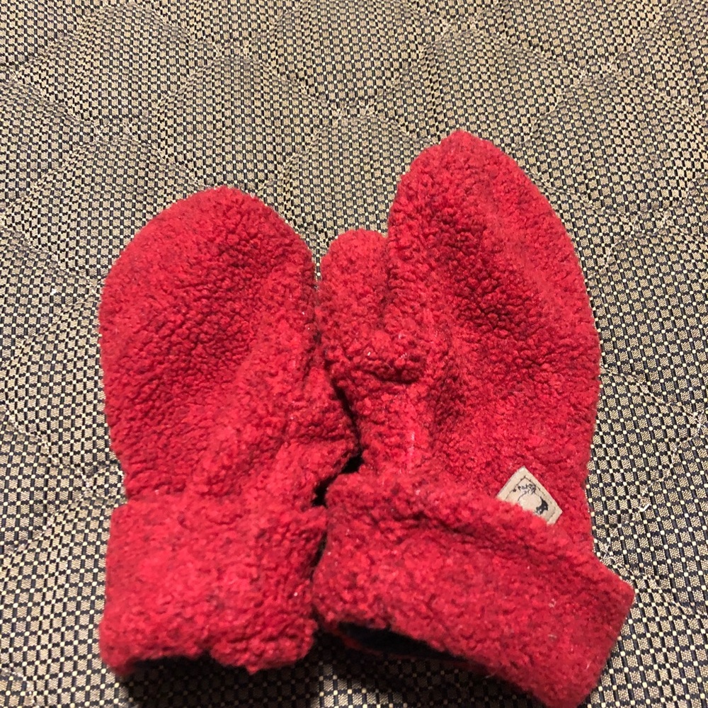 3 pairs of gloves